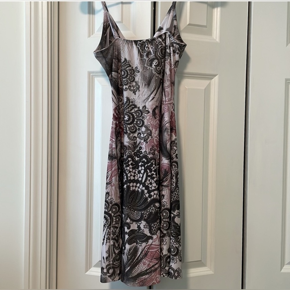 VENUS Black and White w/ Mauve Patterned Sun Dress, Size: Small, EUC (PM-5) - Picture 2 of 5